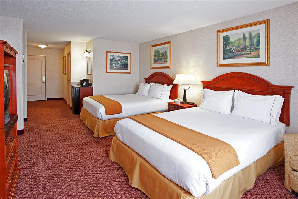 Holiday Inn Express & Suites - Sharon-Hermitage, An Ihg Hotel West Middlesex Room photo